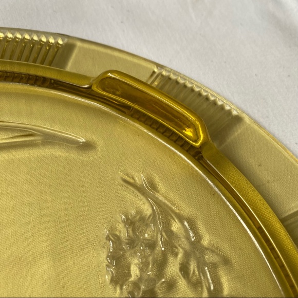 Vintage Gold/Yellow Depression Glass Footed Cake Or Dessert Plate - Picture 4 of 5